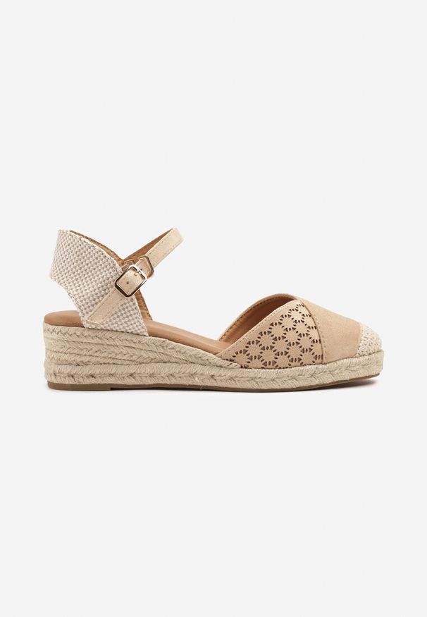 Born2be - Ciemnobeżowe Sandały Vices na Koturnie z Plecionką Eranethia. Okazja: na co dzień. Zapięcie: sprzączka. Kolor: beżowy. Materiał: jeans. Obcas: na koturnie. Styl: boho, elegancki, casual