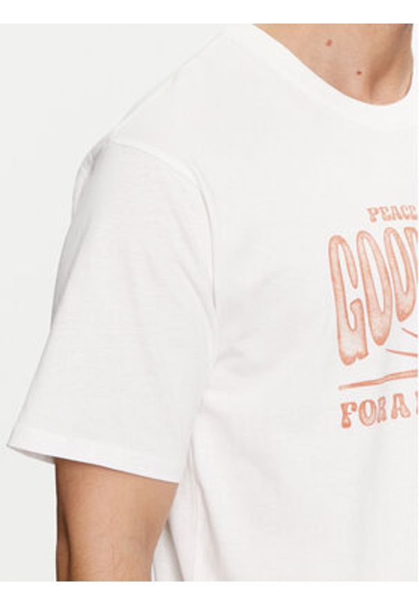 Jack & Jones - Jack&Jones T-Shirt Jprbluhippy 12255860 Biały Regular Fit. Kolor: biały. Materiał: bawełna