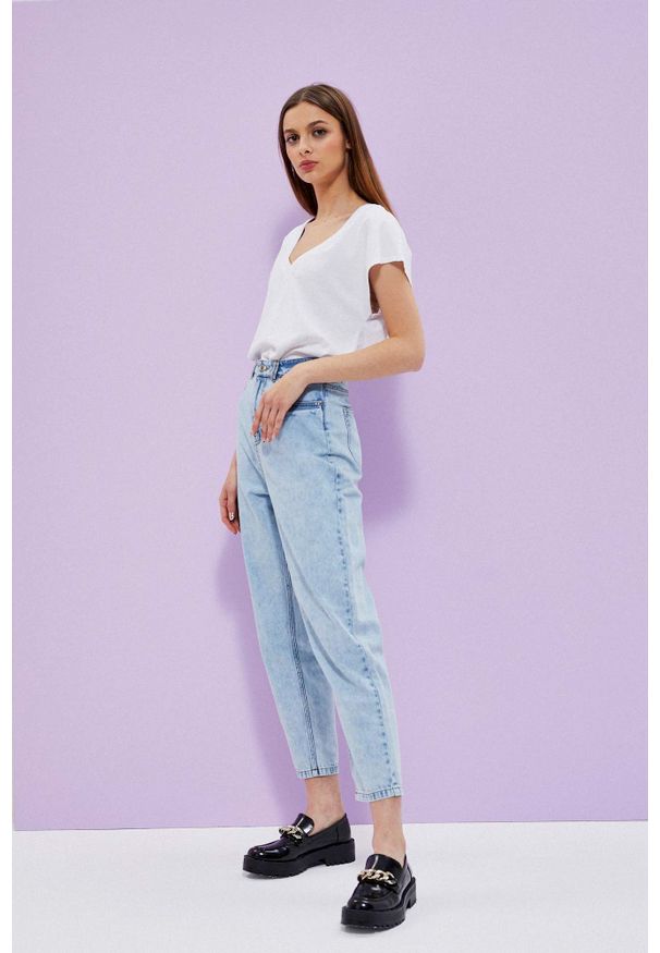 MOODO - Jeansy mom fit. Stan: podwyższony. Długość: długie. Wzór: gładki