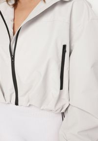 Born2be - Biała Kurtka Wiatrówka o Kroju Oversize Natilessa. Okazja: na spacer, na co dzień. Kolor: biały. Materiał: jeans. Długość rękawa: długi rękaw. Długość: długie. Sezon: wiosna. Styl: casual #7