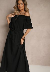 Renee - Czarna Bawełniana Sukienka z Muślinu Wiązana przy Dekolcie z Paskiem i Gumką w Talii Tasda. Kolor: czarny. Materiał: bawełna. Sezon: lato