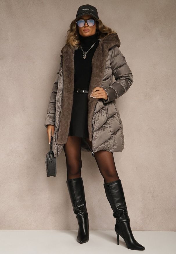 Renee - Szara Kurtka z Pikowanym Przeszyciami Wiązanym Paskiem i Kapturem z Futrem Fenida. Kolor: szary. Materiał: futro. Styl: elegancki