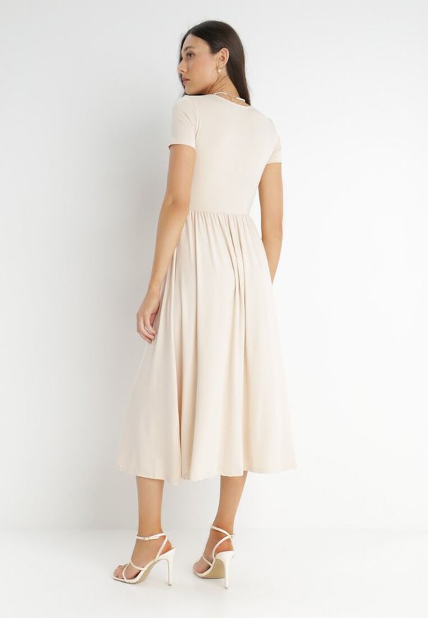 Born2be - Jasnobeżowa Sukienka Ionene. Okazja: na co dzień. Kolor: beżowy. Materiał: materiał. Długość rękawa: krótki rękaw. Sezon: wiosna, lato. Typ sukienki: proste. Styl: casual. Długość: midi