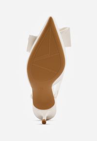 Renee - Białe Szpilki VICES z Aplikacją w Kształcie Kokardy Evithe. Kolor: biały. Wzór: aplikacja. Obcas: na szpilce. Styl: elegancki. Wysokość obcasa: średni #3