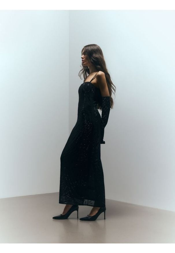 Reserved - Sukienka tuba z rękawiczkami - czarny. Kolor: czarny. Materiał: dzianina