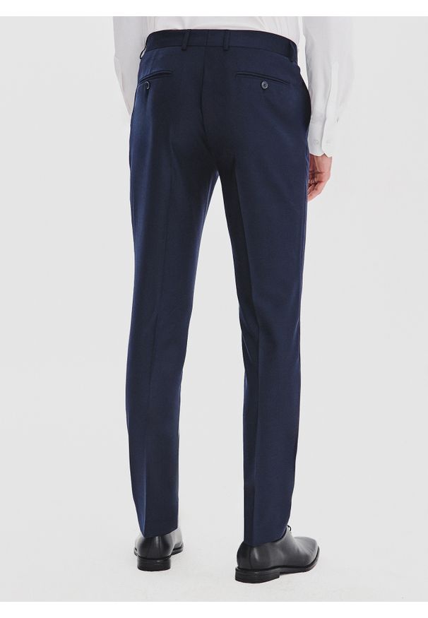 Pako Lorente - PAKO LORENTE - Spodnie garniturowe w subtelną kratę. Okazja: na studniówkę, na spotkanie biznesowe. Materiał: poliester, wełna. Styl: biznesowy
