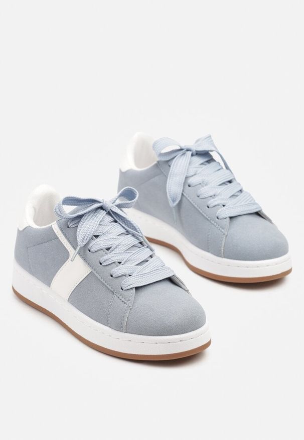 Born2be - Jasnoniebieskie Sneakersy Ozdobione Paskiem Zrulla. Okazja: na co dzień. Zapięcie: pasek. Kolor: niebieski. Materiał: jeans. Wzór: aplikacja. Obcas: na płaskiej podeszwie
