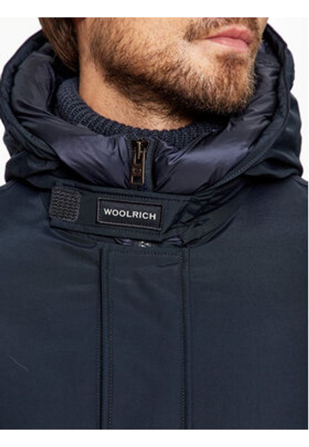 Woolrich Kurtka puchowa Polar CFWOOU0487MRUT0001 Granatowy Regular Fit. Kolor: niebieski. Materiał: syntetyk