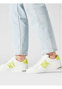 DKNY Sneakersy Abeni K1486950 Biały. Kolor: biały. Materiał: skóra #7