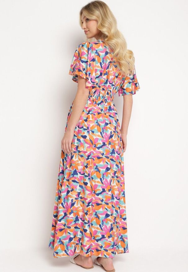 Born2be - Pomarańczowa Sukienka z Wiskozy z Ozdobnymi Marszczeniami i Gumką w Pasie z Rozcięciem na Dole Fierasa. Okazja: na co dzień. Typ kołnierza: dekolt w kształcie V. Kolor: pomarańczowy. Materiał: wiskoza. Typ sukienki: proste. Styl: casual, elegancki