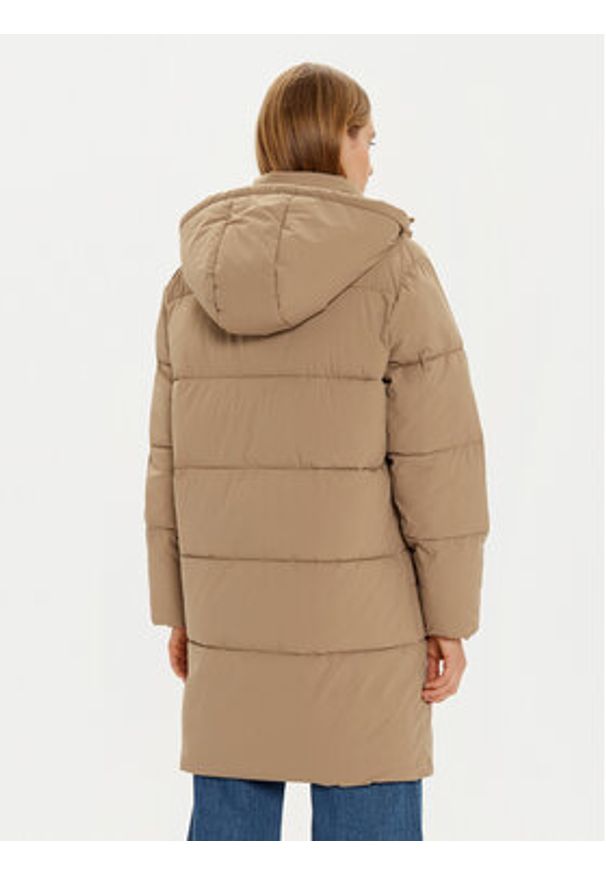 Guess Jeans Kurtka zimowa W4BL24 WGII2 Beżowy Regular Fit. Kolor: beżowy. Materiał: syntetyk. Sezon: zima