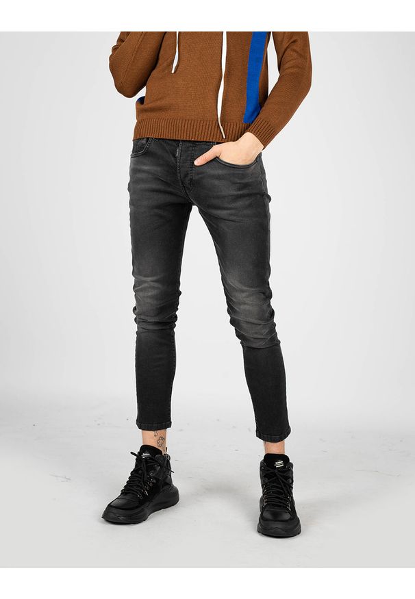 Takeshy Kurosawa Sweter "With Hood" | 83149 | Maglia | Mężczyzna | Brązowy. Okazja: na co dzień. Kolor: brązowy. Materiał: akryl, wełna. Wzór: aplikacja. Styl: casual
