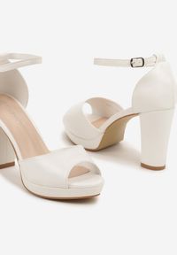 Renee - Białe Sandały na Słupku i Platformie Nilarienna. Zapięcie: sprzączka. Kolor: biały. Obcas: na platformie. Styl: elegancki #3