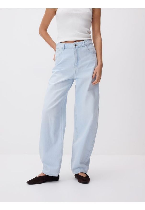 Reserved - Jeansy barrel leg - niebieski. Kolor: niebieski