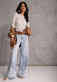 Renee - Beżowy Bluzka Longsleeve z Półtransparentnej Koronki Arnoxia. Okazja: na co dzień, na spotkanie biznesowe, do pracy. Kolor: beżowy. Materiał: koronka. Długość rękawa: długi rękaw. Wzór: koronka. Styl: casual, biznesowy #4