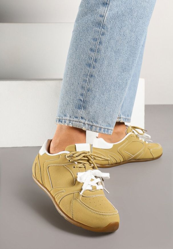 Born2be - Żółte Sneakersy z Podwójnymi Sznurowadłami i Przeszyciami Teleritia. Kolor: żółty. Materiał: jeans