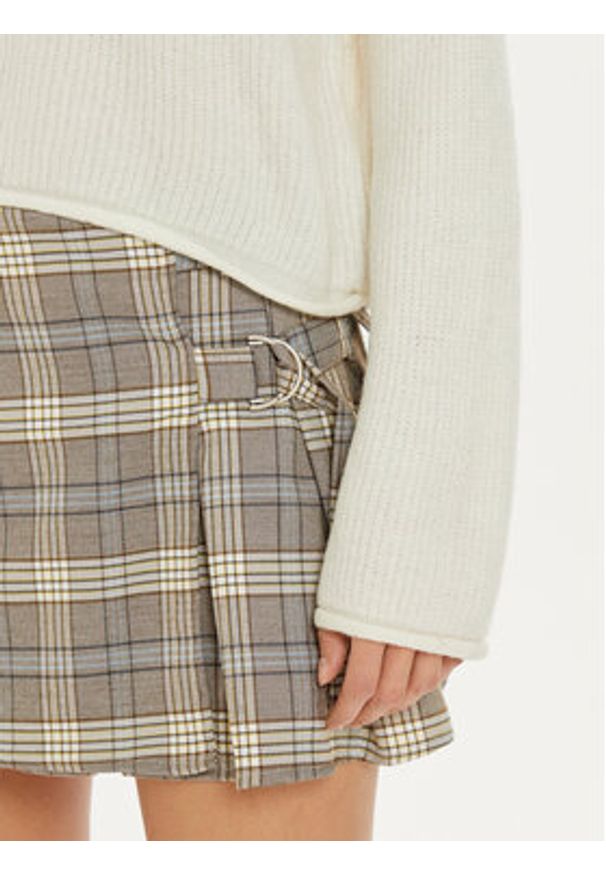 Brave Soul Golf LK-230EAGLE Écru Regular Fit. Typ kołnierza: golf. Materiał: syntetyk