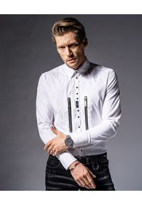 GUNS & TUXEDOS - Biała koszula z suwakami Dandy Rocker 1. Typ kołnierza: kołnierzyk klasyczny. Kolor: biały. Materiał: jeans, bawełna. Wzór: haft. Styl: rockowy, klasyczny #1