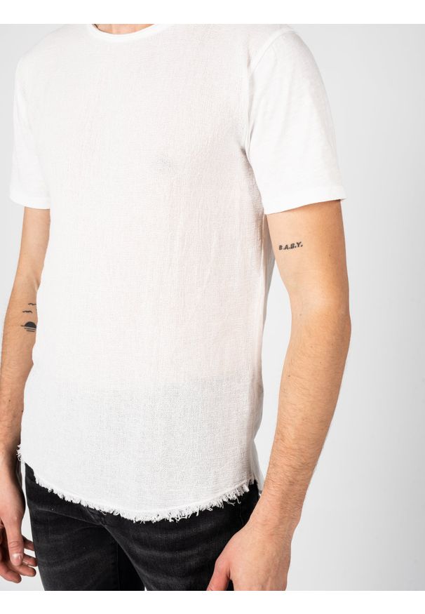 Xagon Man T-Shirt | P22082 V5 8300 | Mężczyzna | Biały. Okazja: na co dzień. Kolor: biały. Materiał: bawełna, elastan. Długość: długie. Styl: casual