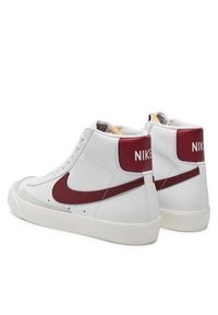 Nike Sneakersy Blazer Mid '77 VNTG BQ6806 111 Biały. Kolor: biały. Materiał: skóra