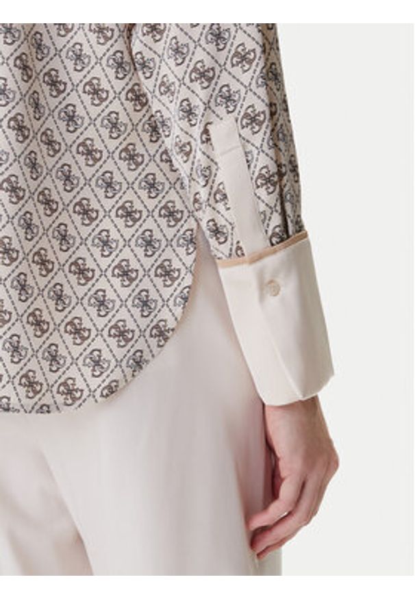 Guess Koszula W4YH47 WF1T2 Beżowy Regular Fit. Kolor: beżowy. Materiał: syntetyk