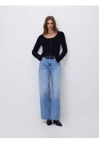 Reserved - Sweter z koronką - czarny. Kolor: czarny. Materiał: koronka. Wzór: koronka #1