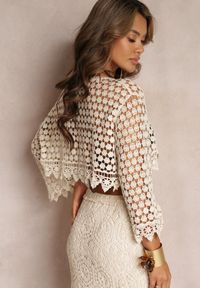 Renee - Beżowa Bawełniana Bluzka w Ażurowym Stylu Kettelie. Kolor: beżowy. Materiał: bawełna. Wzór: ażurowy. Sezon: lato, wiosna #3