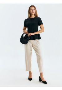 Sinsay - Spodnie cygaretki - kremowy. Kolor: kremowy #1