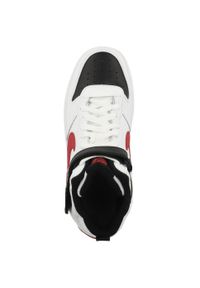 Buty do chodzenia dla dzieci Nike Court Borough Mid 2. Zapięcie: rzepy. Kolor: wielokolorowy, fioletowy, czarny, czerwony, biały. Materiał: guma, syntetyk, materiał. Szerokość cholewki: normalna. Model: Nike Court. Sport: turystyka piesza