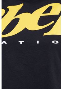 LABELLAMAFIA - LaBellaMafia T-shirt bawełniany kolor czarny. Kolor: czarny. Materiał: bawełna. Wzór: nadruk #5
