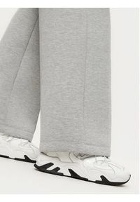 Calvin Klein Spodnie materiałowe K20K207947 Szary Relaxed Fit. Kolor: szary. Materiał: wiskoza #3