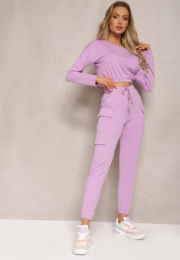 Renee - Fioletowy Komplet Dresowy Bluza Cropped i Spodnie z Kieszeniami Cargo Xerlesa. Kolor: fioletowy. Materiał: dresówka