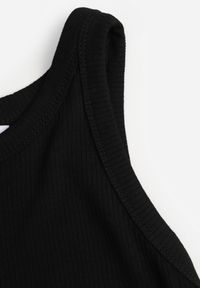 Born2be - Czarny Top z Prążkowanego Materiału Zitessa. Okazja: na co dzień. Kolor: czarny. Materiał: prążkowany, materiał. Długość rękawa: na ramiączkach. Styl: casual, elegancki, klasyczny #6