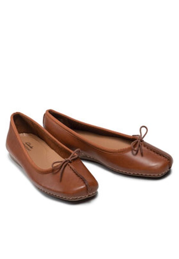 Clarks Baleriny Freckle Ice 203529304 Brązowy. Kolor: brązowy. Materiał: skóra