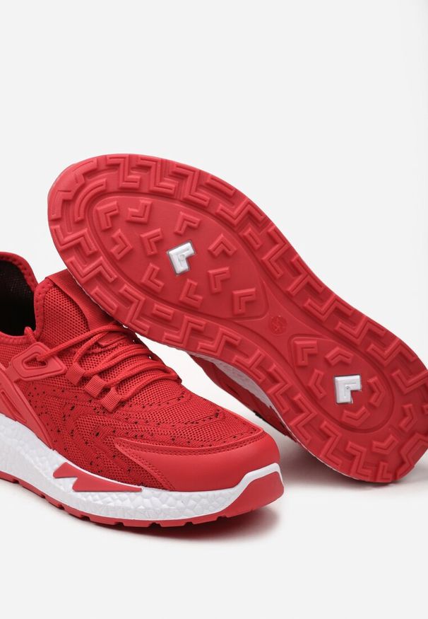 Born2be - Czerwone Buty Sportowe przed Kostkę Wsuwane z Elastyczną Cholewką Ripavela. Okazja: na co dzień. Wysokość cholewki: przed kostkę. Zapięcie: bez zapięcia. Kolor: czerwony. Szerokość cholewki: normalna