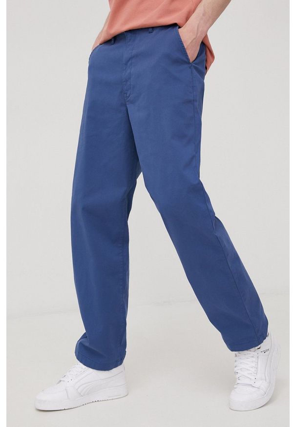 Lee spodnie męskie w fasonie chinos. Kolor: niebieski. Materiał: tkanina, bawełna, lycra, materiał. Wzór: gładki