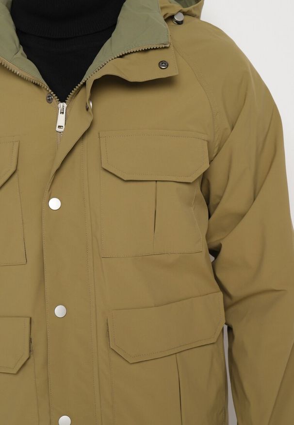 Born2be - Jasnozielona Kurtka Wiatrówka Pikowana z Ociepleniem i Odpinanym Kapturem Bralinae. Okazja: na co dzień. Kolor: zielony. Styl: casual