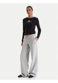 Guess Jeans Spodnie dresowe W6RB52 K68I4 Szary Regular Fit. Kolor: szary. Materiał: bawełna #4