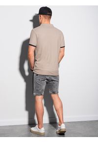 Ombre Clothing - Koszulka męska polo bawełniana - jasnobrązowa S1382 - XXL. Typ kołnierza: polo. Kolor: brązowy. Materiał: bawełna. Wzór: nadruk. Styl: klasyczny