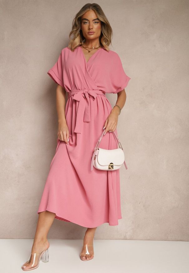 Renee - Różowa Rozkloszowana Sukienka z Bawełną i Paskiem Lunapinia. Okazja: na co dzień. Kolor: różowy. Materiał: bawełna. Styl: casual