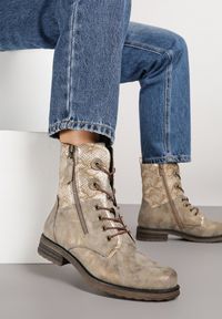 Born2be - Ciemnobeżowe Botki Workery Zdobione Suwakiem i Wężowym Tłoczeniem Vemindra. Okazja: na co dzień. Kolor: beżowy. Materiał: jeans. Wzór: aplikacja. Styl: klasyczny, casual #6