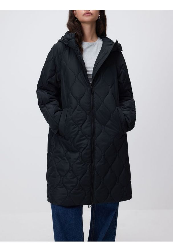 Reserved - Pikowana kurtka - czarny. Kolor: czarny. Materiał: tkanina