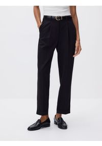 Reserved - Spodnie z paskiem - czarny. Kolor: czarny. Materiał: wiskoza, tkanina