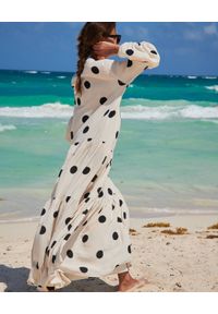 BY CABO - Kremowa sukienka w grochy Sardinia. Kolor: czarny. Materiał: wiskoza. Wzór: grochy. Długość: maxi #6