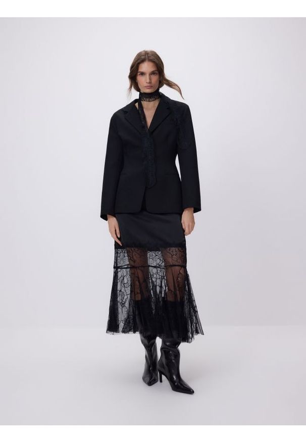 Reserved - Spódnica midi z koronką - czarny. Kolor: czarny. Materiał: koronka. Wzór: koronka