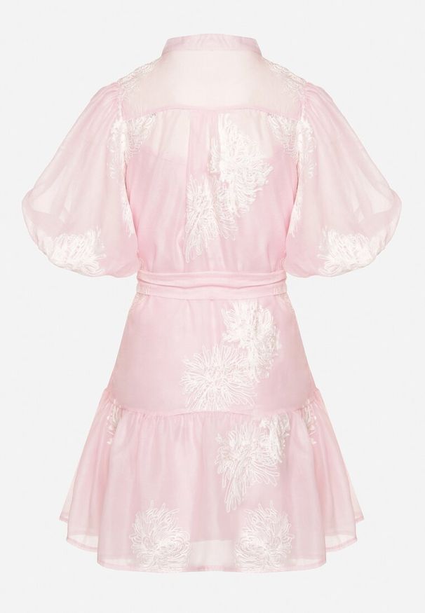 Born2be - Różowa Koszulowa Przezroczysta Sukienka z Bawełną Haftami i Paskiem Lirulira. Okazja: na co dzień. Kolor: różowy. Materiał: bawełna. Wzór: haft. Sezon: lato. Typ sukienki: koszulowe. Styl: casual, elegancki