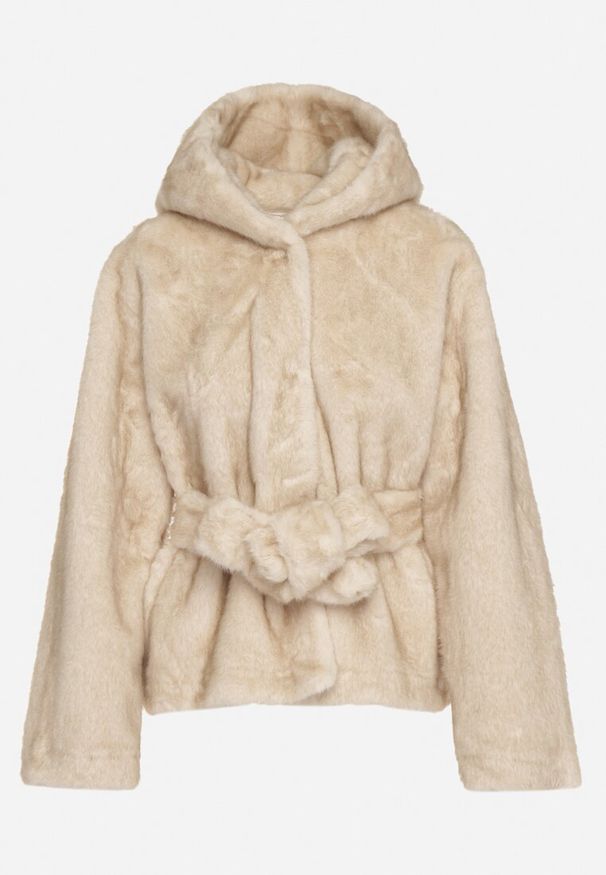 Born2be - Beżowa Kurtka Futerko z Kapturem i Wiązanym Paskiem Zetara. Okazja: na spacer, na co dzień. Typ kołnierza: kaptur. Kolor: beżowy. Materiał: futro. Styl: casual, klasyczny