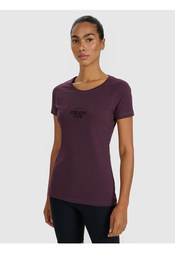 4f - 4F T-shirt slim z nadrukiem damski - fioletowy L. Okazja: na co dzień. Kolor: fioletowy. Materiał: bawełna, jersey, materiał, elastan. Długość rękawa: raglanowy rękaw. Wzór: nadruk. Styl: sportowy, klasyczny, casual
