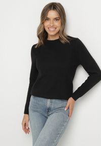 Born2be - Czarny Sweter z Wełną w Klasycznym Stylu Firrive. Okazja: na co dzień. Kolor: czarny. Materiał: wełna. Styl: klasyczny