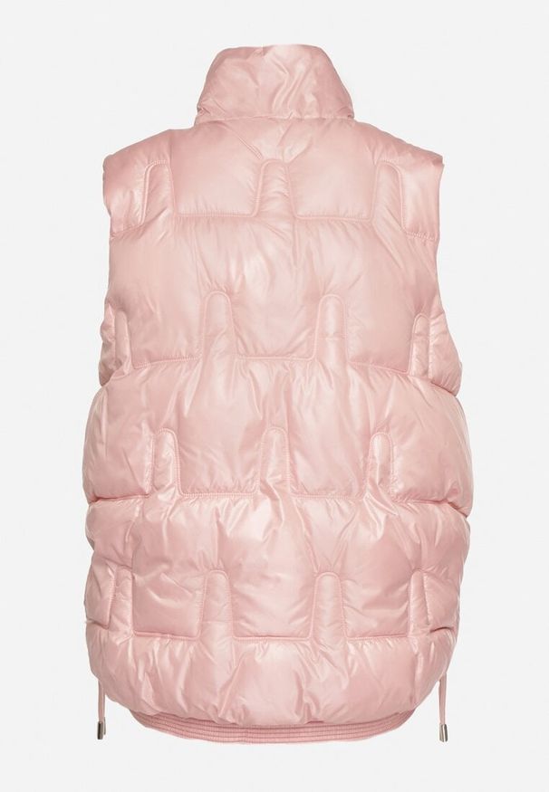 Born2be - Różowa Pikowana Kamizelka ze Stójką i Troczkami Terilanna. Typ kołnierza: kołnierzyk stójkowy. Kolor: różowy. Materiał: jeans. Styl: elegancki